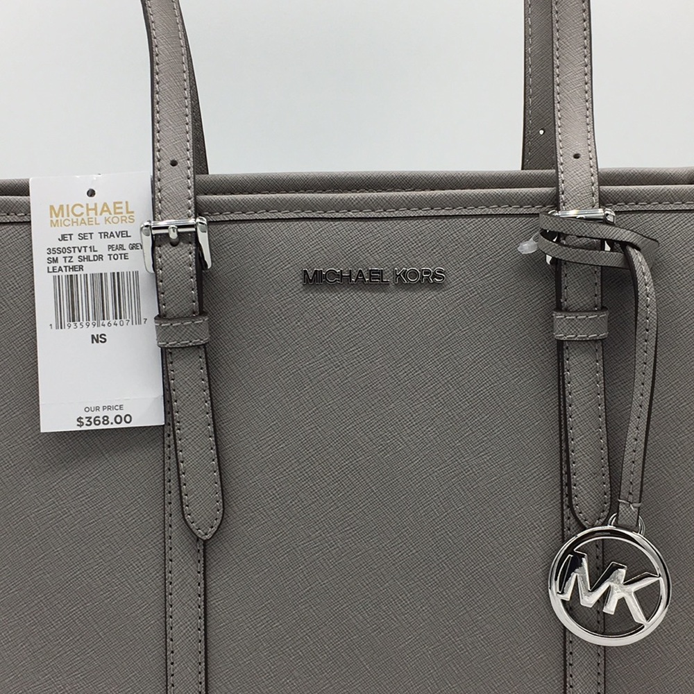 MICHAEL KORS SM TZ SHOULDER TOTE PEARL GREY - Picture 8 of 8